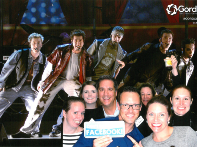 Green screen - Timehop to the '90s!