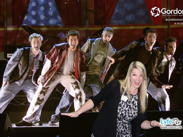 Green screen - Timehop to the '90s!